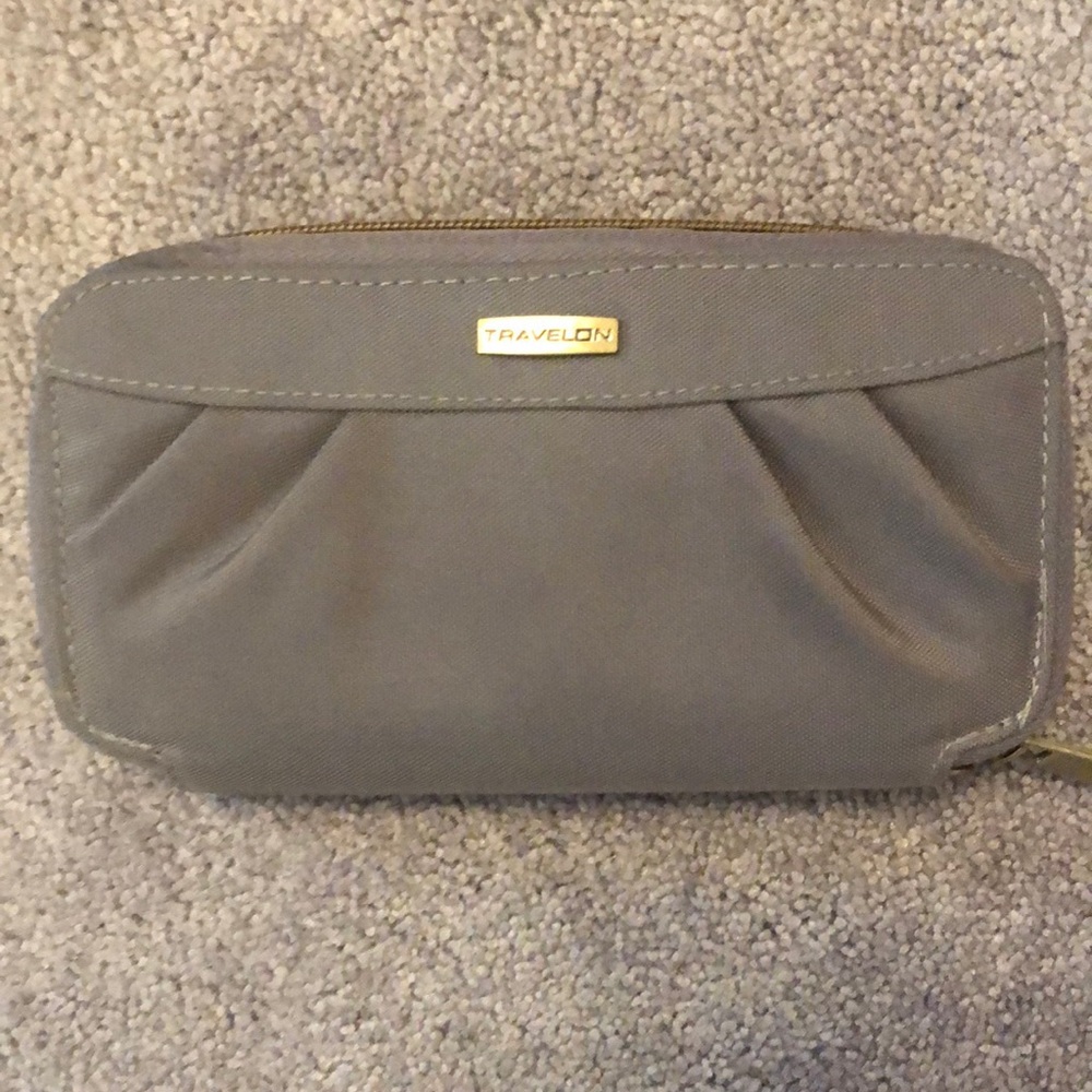 TRAVELON wallet